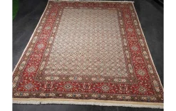 Klassisch handgeknüpfter Teppich