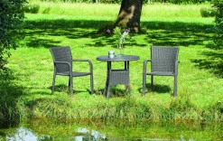 Moderner Bistrotisch