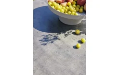 Moderner Gartentisch