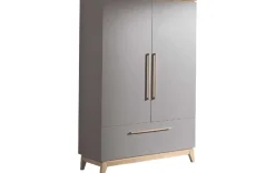 Moderner Kleiderschrank