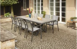 Moderner Stapelstuhl