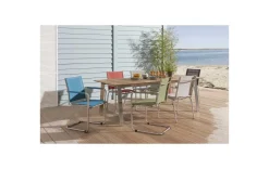 Moderner Stapelstuhl