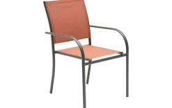 Moderner Stapelstuhl