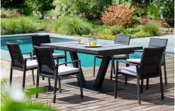 Moderner Stapelstuhl