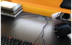 Multimedia-Schreibtisch